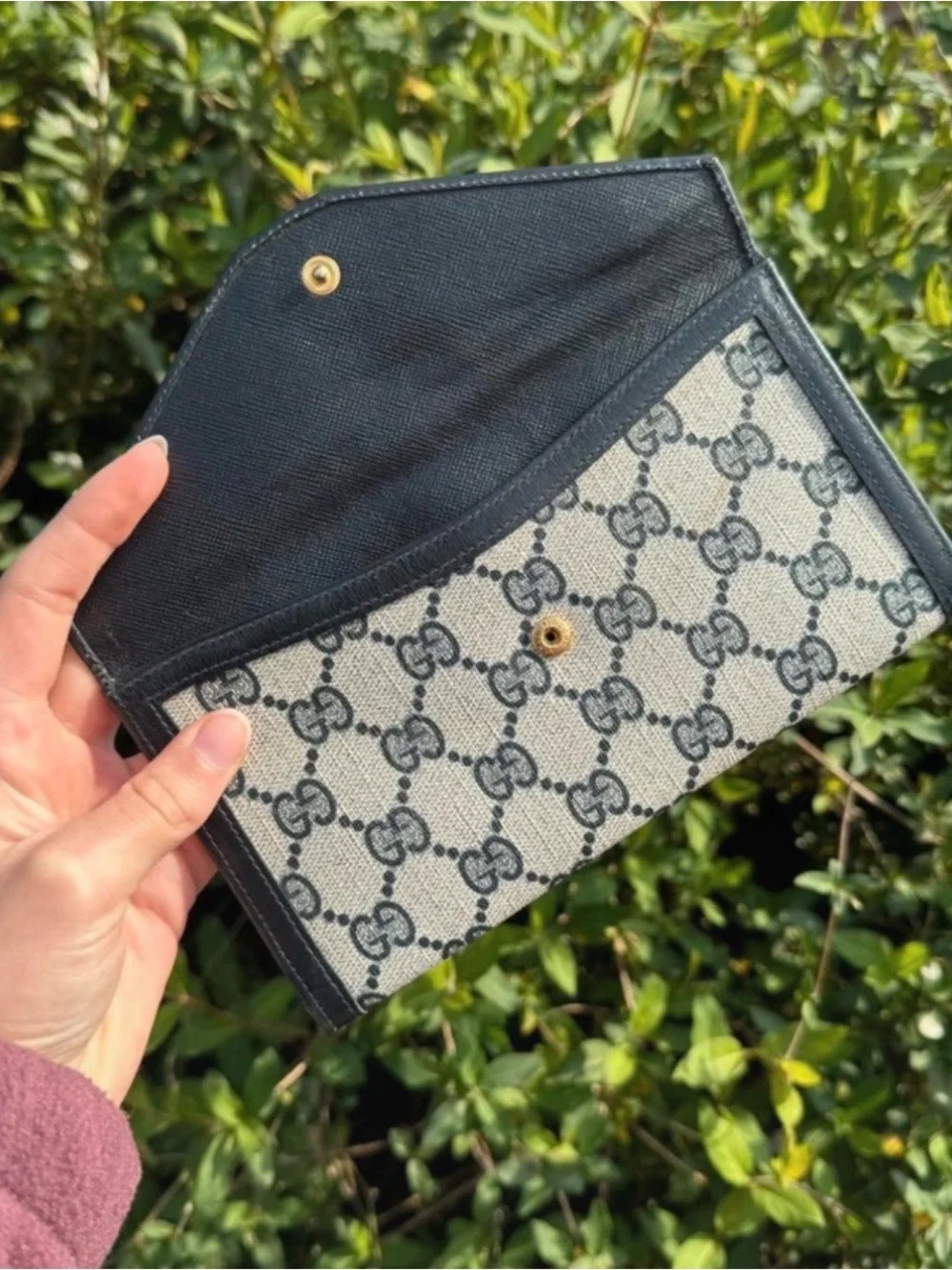 Gucci Beige Canvas GG Continental Wallet with Black Trim - Picture 3 of 7